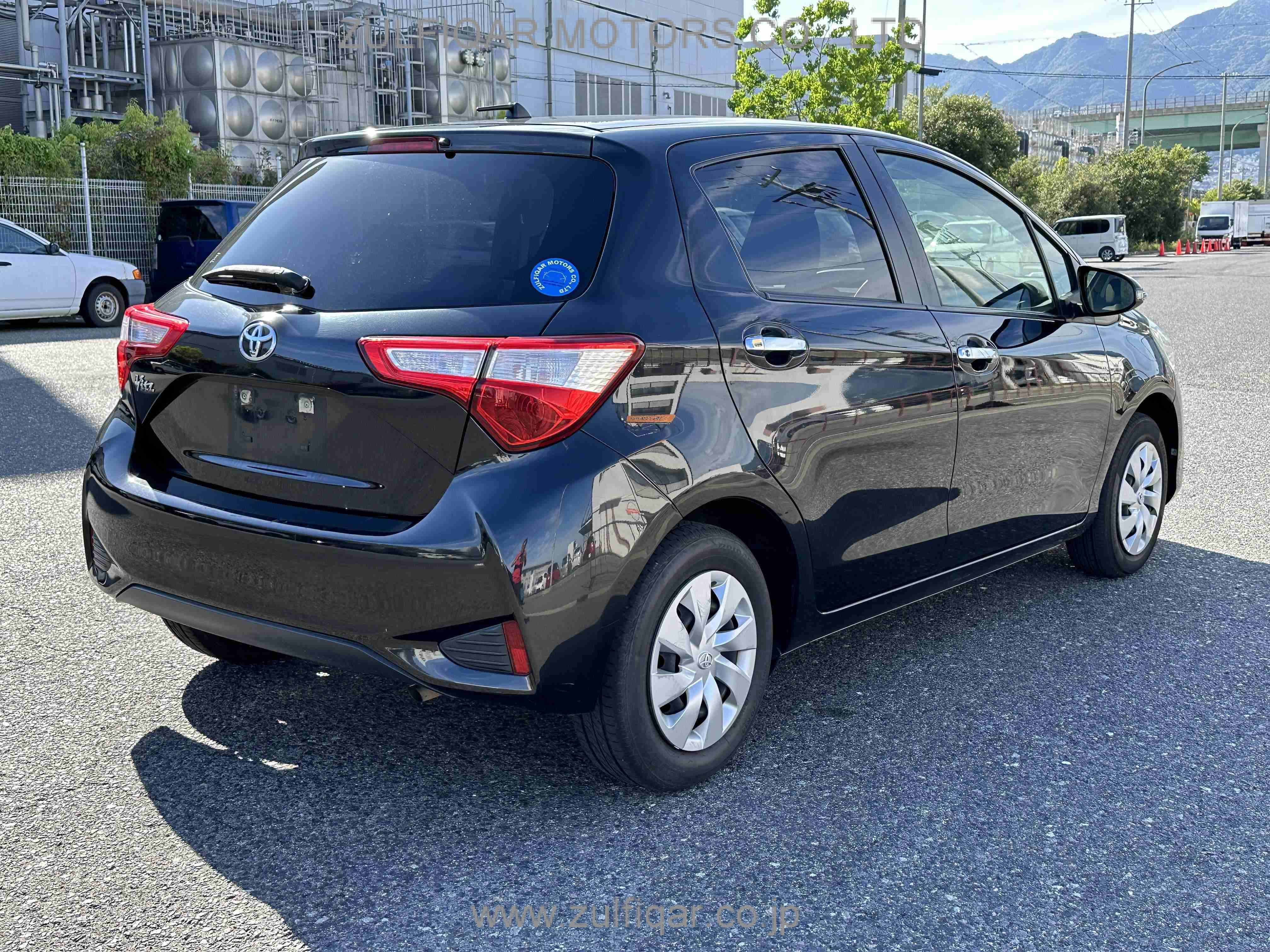 TOYOTA VITZ 2019 Image 12