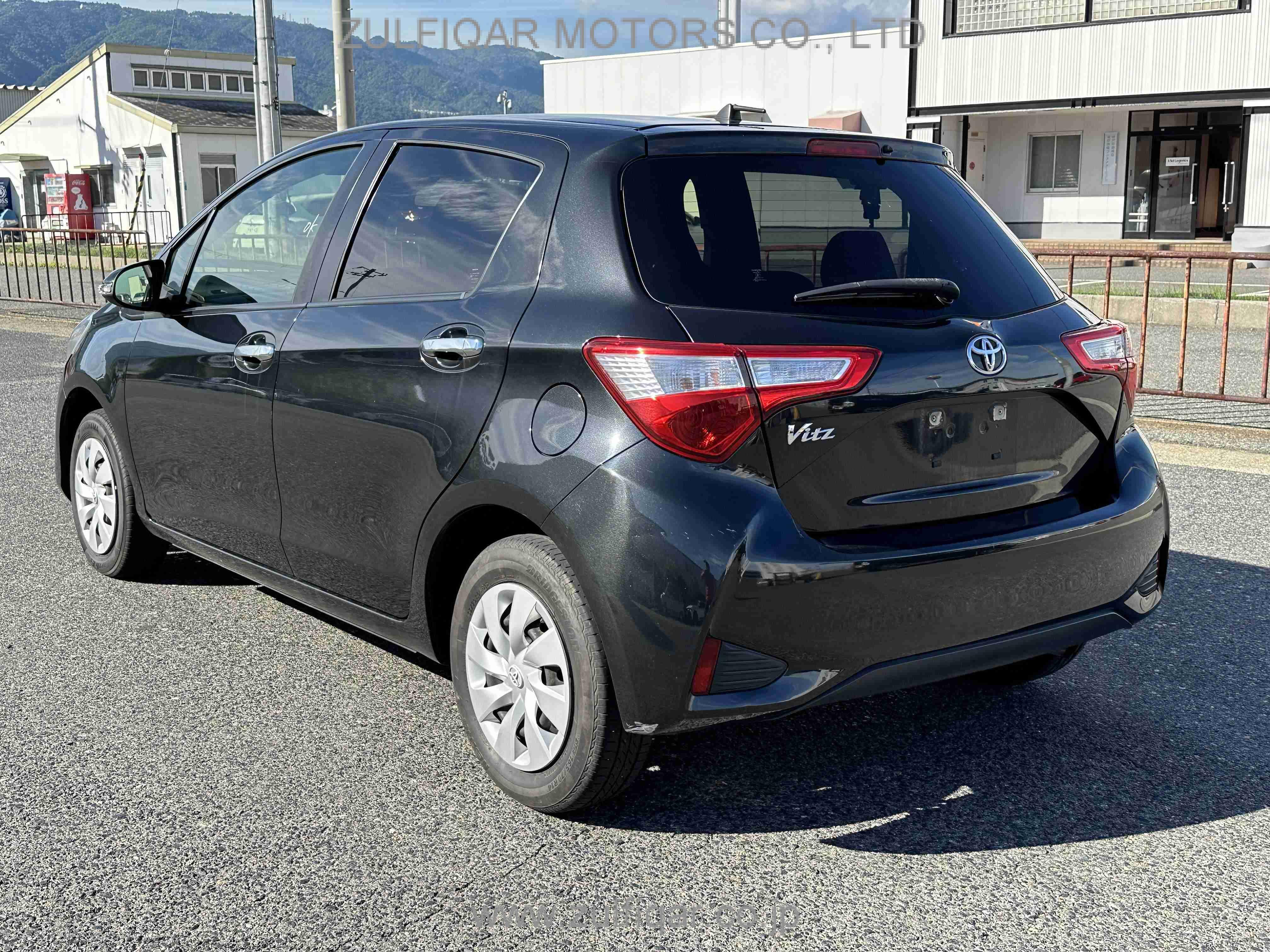 TOYOTA VITZ 2019 Image 19