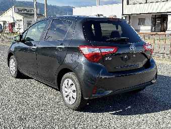TOYOTA VITZ 2019 Image 13