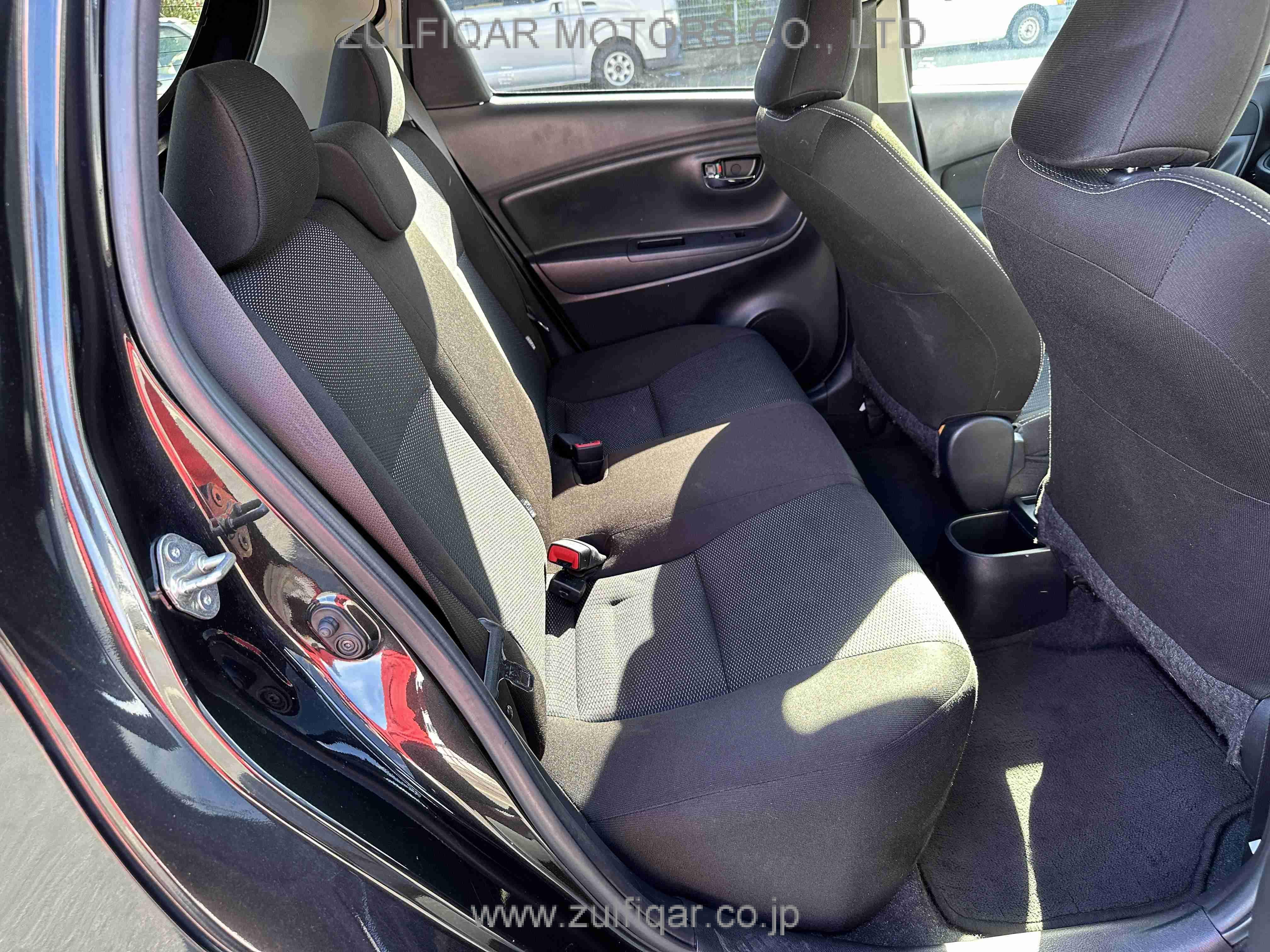 TOYOTA VITZ 2019 Image 22