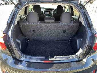 TOYOTA VITZ 2019 Image 17