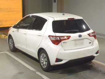 TOYOTA VITZ 2019 Image 4