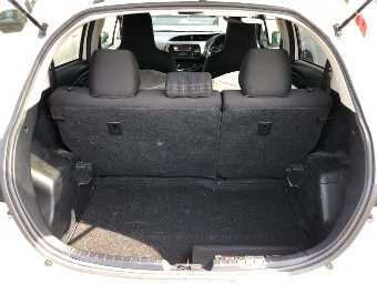 TOYOTA VITZ 2019 Image 7