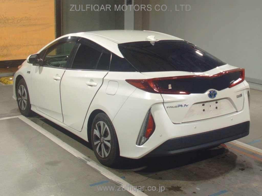 TOYOTA PRIUS PHV 2019 Image 4