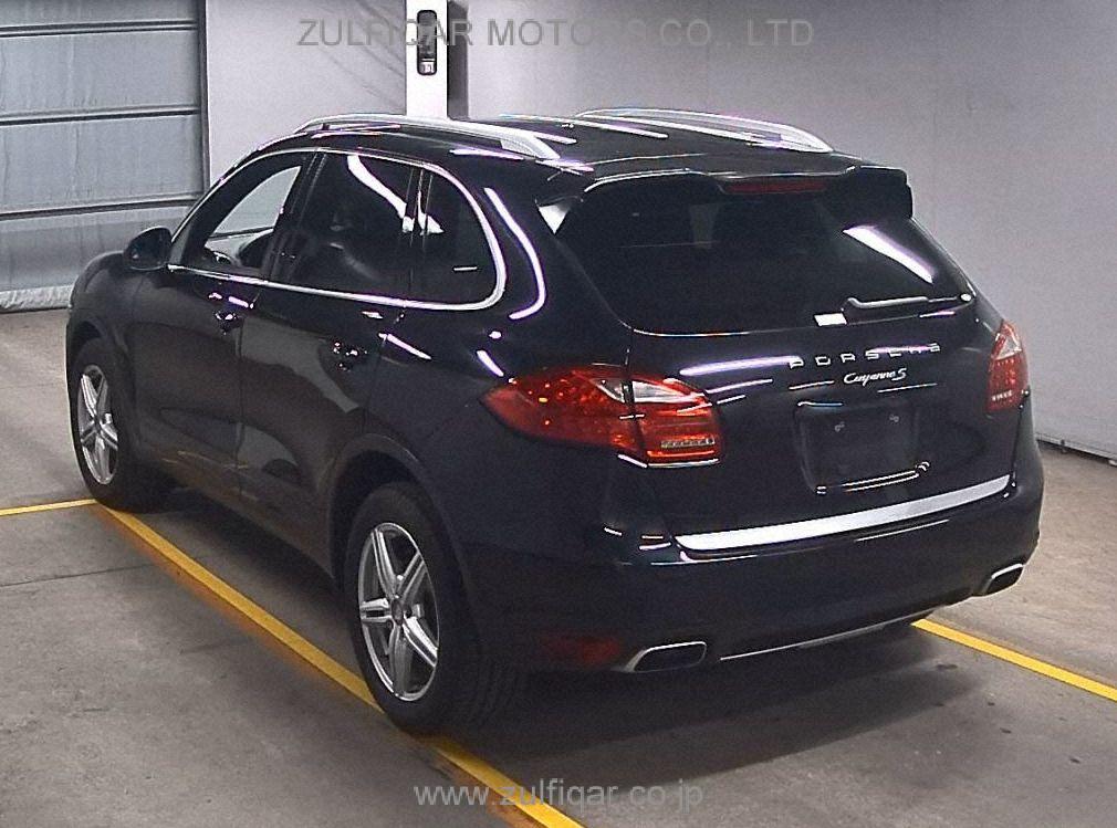 PORSCHE CAYENNE 2011 Image 2