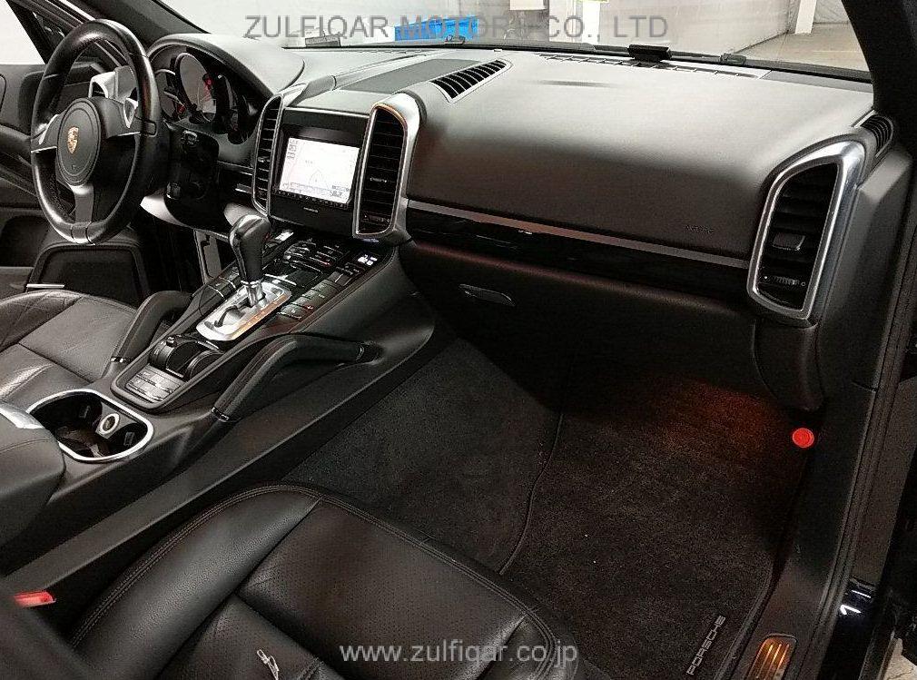 PORSCHE CAYENNE 2011 Image 3