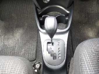 TOYOTA VITZ 2019 Image 11