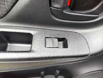 TOYOTA VITZ 2019 Image 12