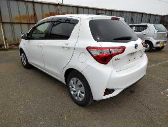 TOYOTA VITZ 2019 Image 4