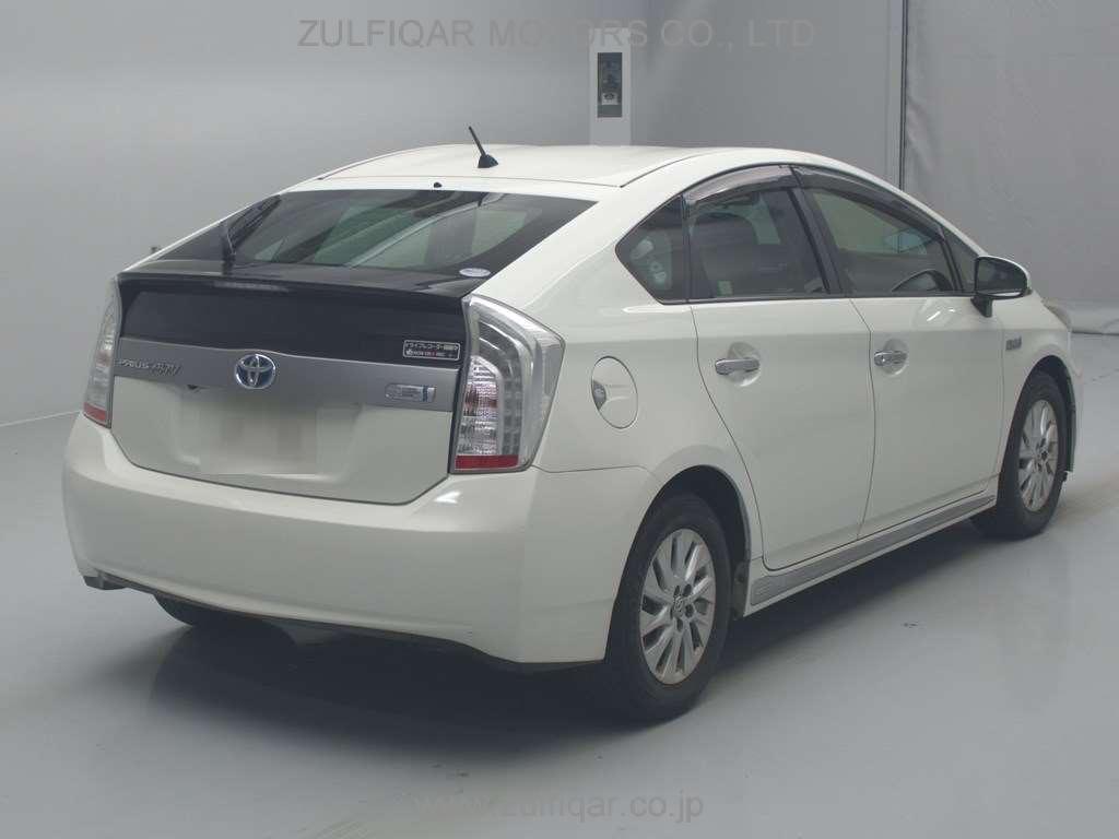 TOYOTA PRIUS PHV 2014 Image 2