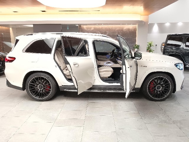 MERCEDES AMG GLS 2023 Image 19