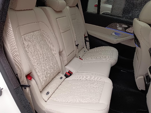 MERCEDES AMG GLS 2023 Image 37