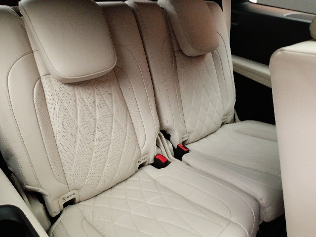 MERCEDES AMG GLS 2023 Image 38