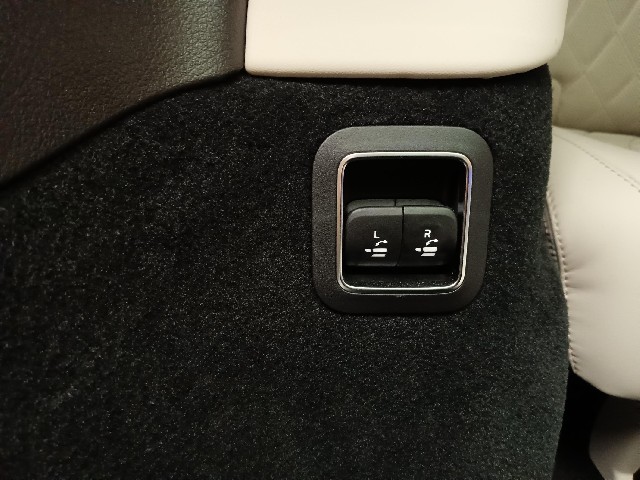 MERCEDES AMG GLS 2023 Image 40