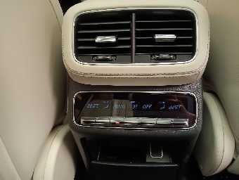 MERCEDES AMG GLS 2023 Image 36