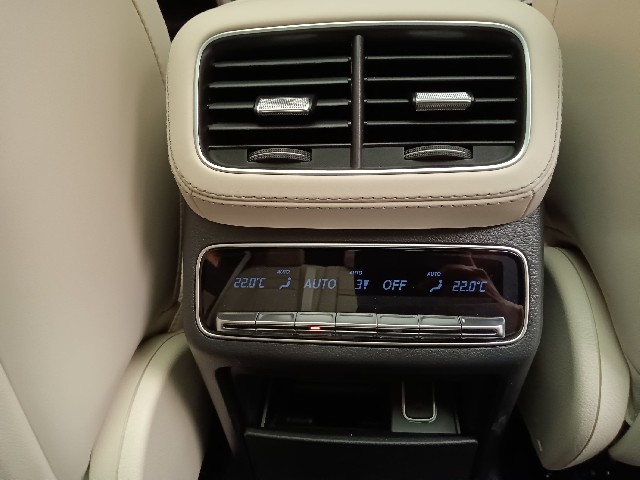 MERCEDES AMG GLS 2023 Image 42