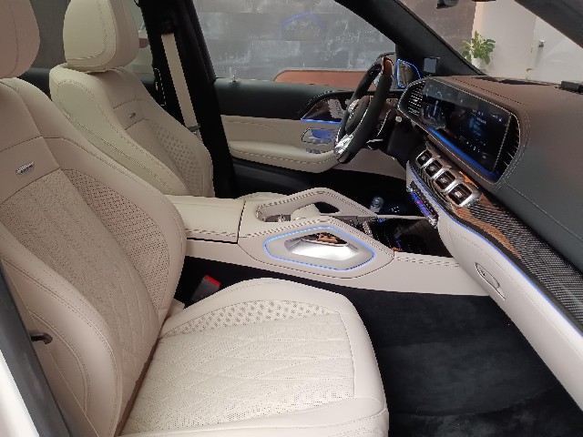 MERCEDES AMG GLS 2023 Image 44