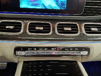 MERCEDES AMG GLS 2023 Image 45