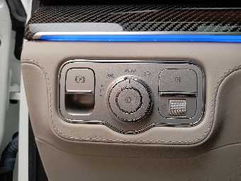 MERCEDES AMG GLS 2023 Image 54