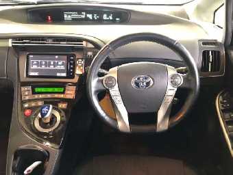 TOYOTA PRIUS PHV 2014 Image 6