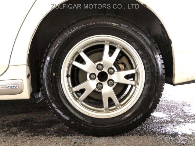 TOYOTA PRIUS PHV 2014 Image 10