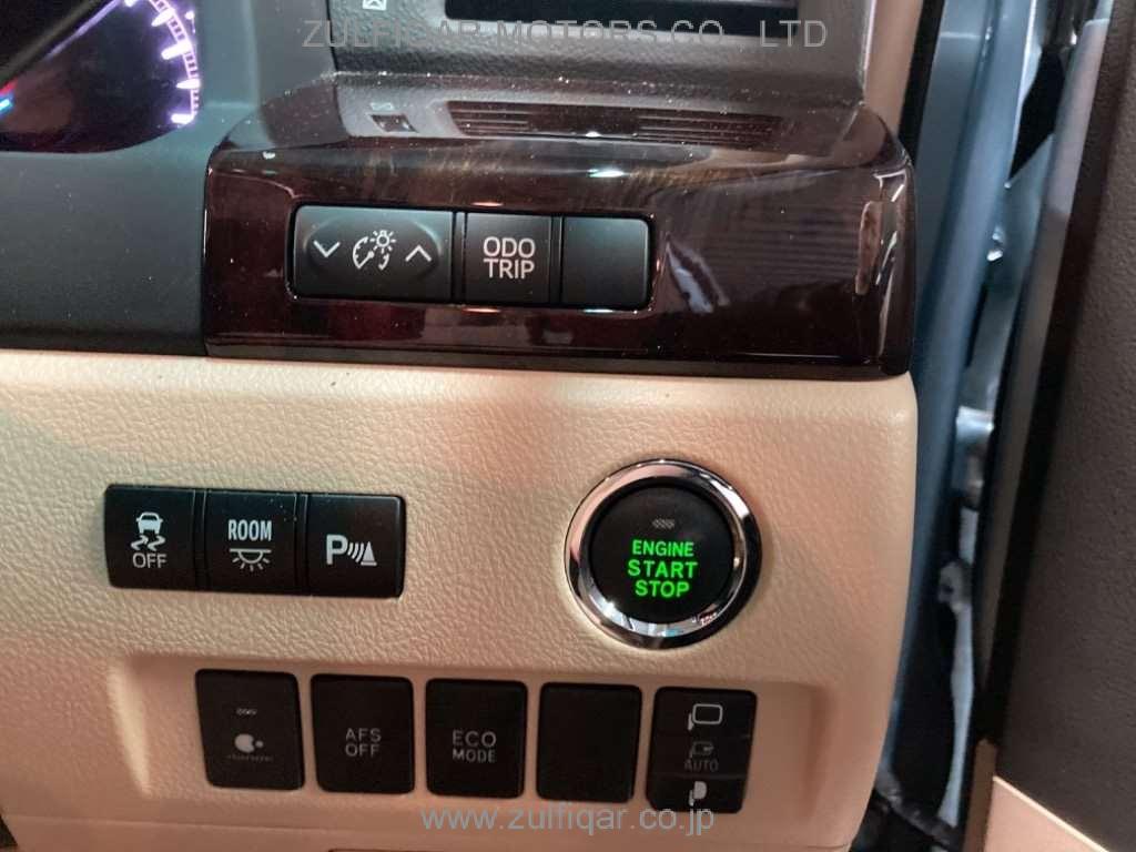 TOYOTA VELLFIRE 2012 Image 9