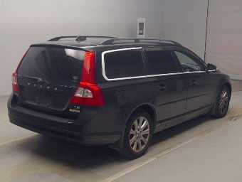 VOLVO V70 2011 Image 2
