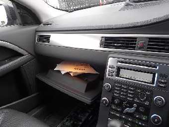 VOLVO V70 2011 Image 12