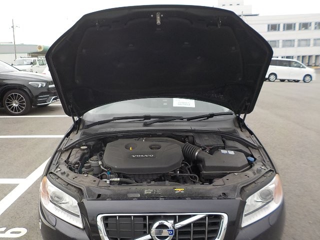 VOLVO V70 2011 Image 23