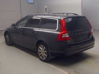 VOLVO V70 2011 Image 4