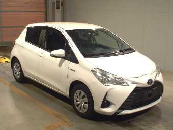 TOYOTA VITZ 2019 Image 3