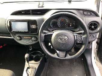 TOYOTA VITZ 2019 Image 6