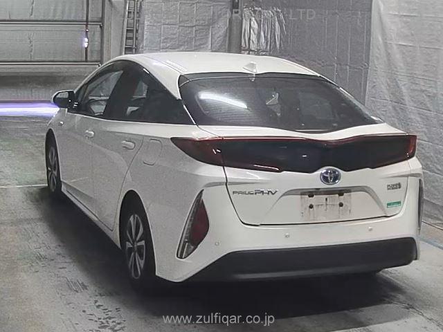 TOYOTA PRIUS PHV 2019 Image 8