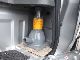 NISSAN NV350 CARAVAN 2019 Image 25