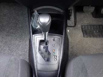 TOYOTA COROLLA AXIO 2018 Image 8