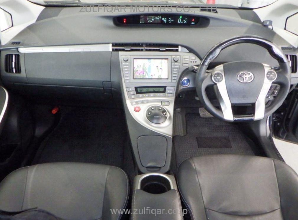 TOYOTA PRIUS PHV 2013 Image 3