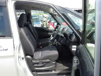 NISSAN SERENA 2019 Image 18