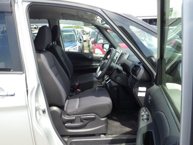 NISSAN SERENA 2019 Image 24