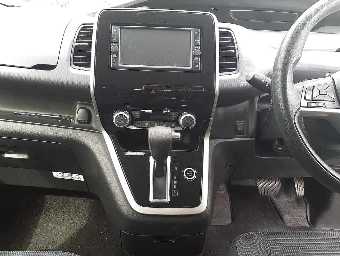 NISSAN SERENA 2019 Image 9