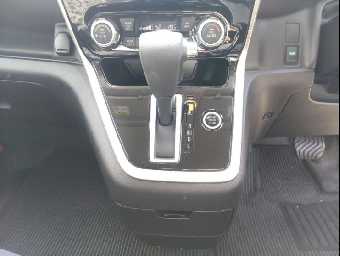 NISSAN SERENA 2019 Image 11