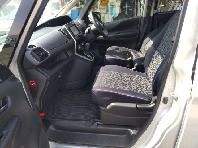 NISSAN SERENA 2019 Image 21