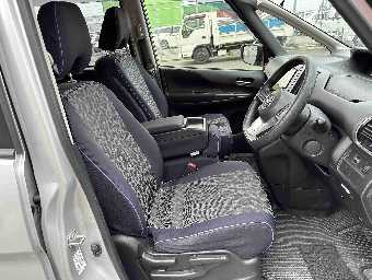 NISSAN SERENA 2019 Image 18