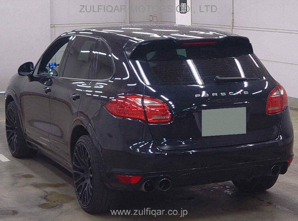 PORSCHE CAYENNE 2011 Image 2