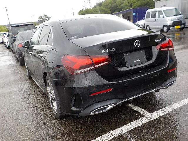 MERCEDES BENZ A CLASS 2020 Image 28