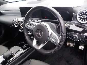 MERCEDES BENZ A CLASS 2020 Image 10