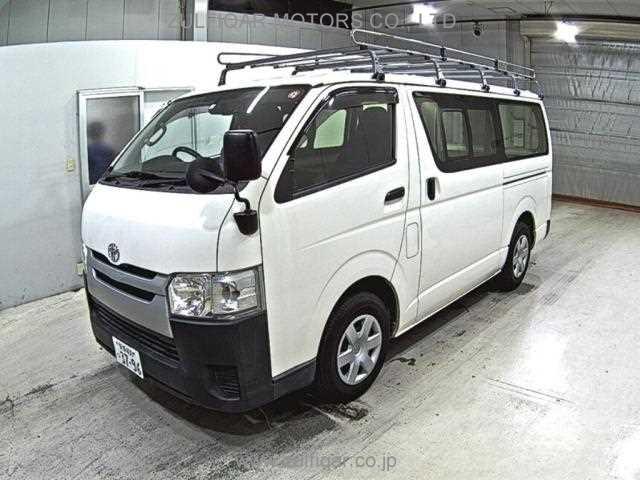 TOYOTA HIACE 2015 Image 4