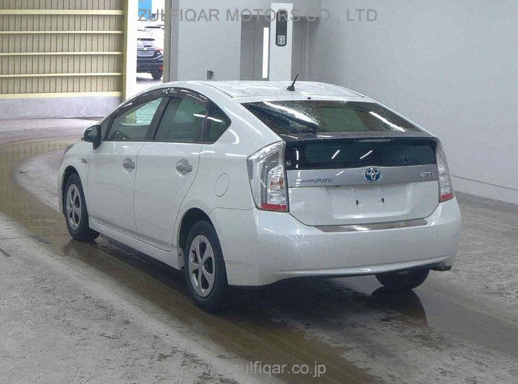 TOYOTA PRIUS PHV 2013 Image 2