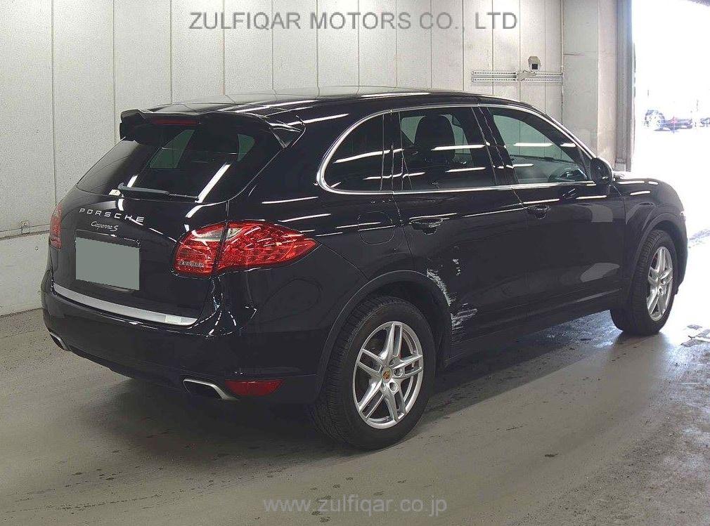 PORSCHE CAYENNE 2011 Image 2