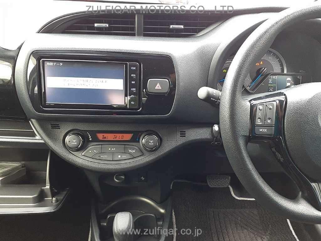 TOYOTA VITZ 2018 Image 9