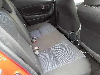 TOYOTA VITZ 2018 Image 10